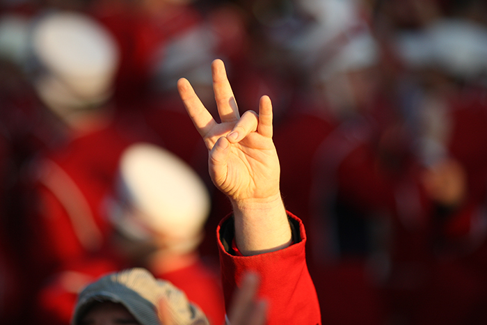 Courgar hand sign