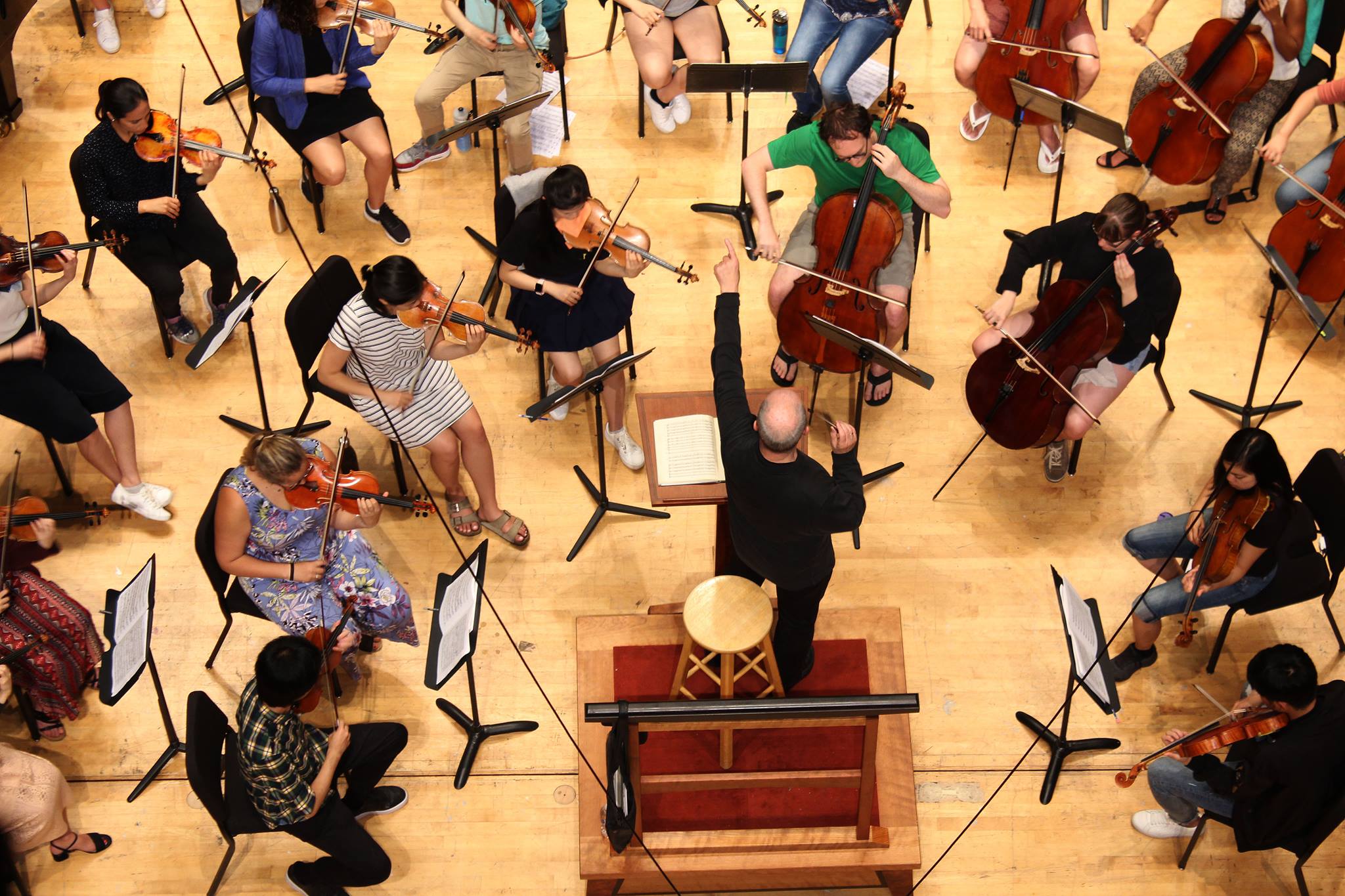 TMF orchestra from above, conducted by Hans Graf