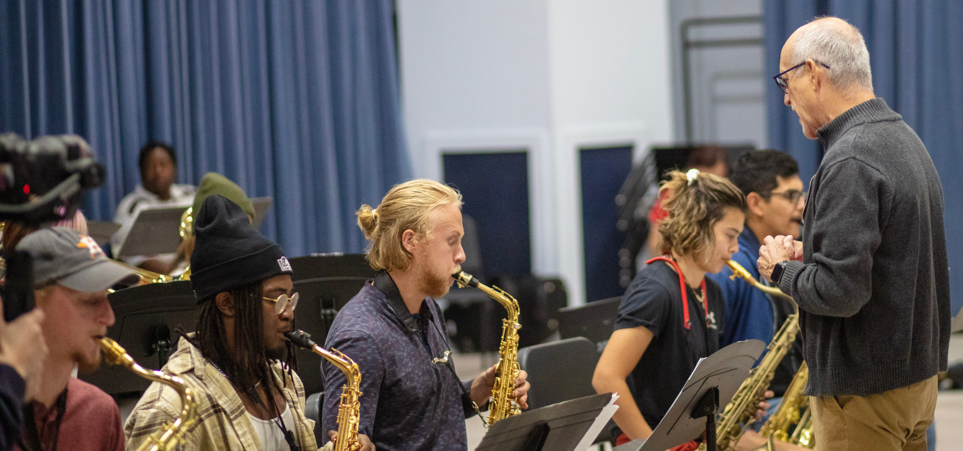 Noe Marmolejo directing a rehearsal with the Moores School of Music Jazz Orchestra